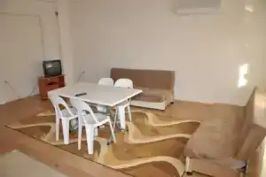 Oz Ulutas Apart, Финике
