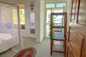 Отель «African Paradise Beach», Бведжуу