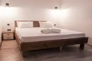 The Light Villa, Тру д'Дус
