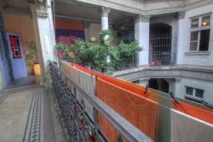 Lavender Circus Hostel And Apartments, Будапешт