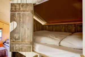 Chic Glamping Escape With Pool, Далфсен