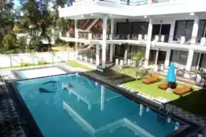 J7 Villaj Resort, Тринкомали