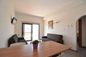Lucky Apartments, Ороклини