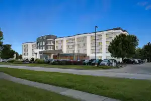 Отель «Courtyard by Marriott East», Эвансвилль
