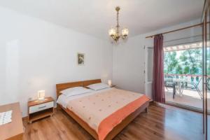 Nice Home in Kustici With Wifi and 2 Bedrooms, Zubovići
