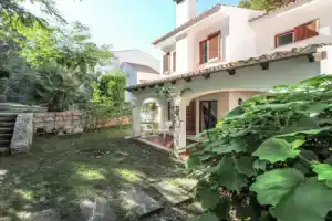 Secluded Holiday Home in Cala Sant Vicenç Beaches With Pool, Кала-Сан-Висенте