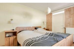 Secluded Holiday Home in Julianadorp With Garden, Ден-Хелдер