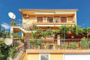 Amazing Home in Kostrena With Wifi and 2 Bedrooms, Риека