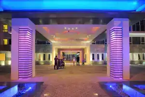 Alexander The Great Beach Hotel, Пафос