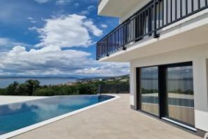 Villa V, Цриквеница