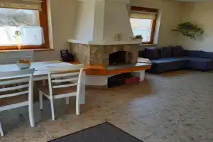 Burai Vendégház, Виллань