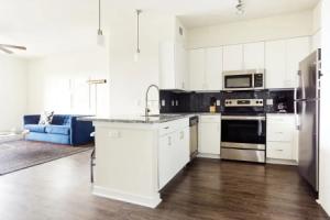 Lively West Congress Suites by Sonder, Остин
