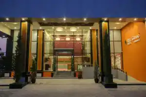 Ritz Grand Hotel Mandalay, Мандалай