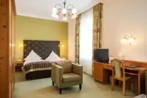 Parkhotel 1888 Traunstein, Траунштайн