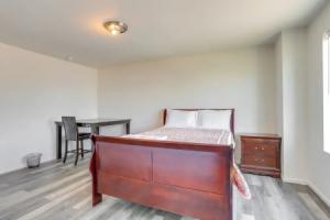 10 Mi to Dia: Family Home w/ Yard!, Аврора