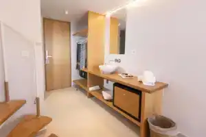 Dimani Suites, Гифио