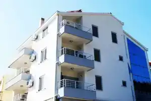 Apartments Ivanovic - Studio With Balcony and sea View, Бечичи