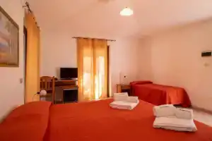 Villaggio La Pizzuta, Паргелия