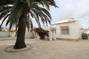 Amazing Villa in Empuriabrava With Swimming Pool, Эмпуриабрава
