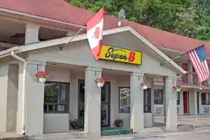 Отель «Super 8 North of the Falls», Ниагара-Фоллс