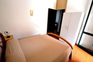 Comfortable Three-room Villa Located in Torre Dell'orso on the Ground Floor, Торре-делль-Орсо