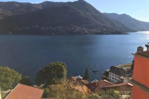 Carate 16 apartment with balcony & lake view, Карате-Урио
