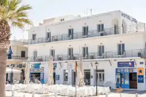 Hotel «Oasis», Парикия