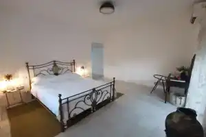 Charming 2 floor private house with terrace, Кастельмола