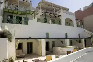 Adamis Majesty Suites, Фира