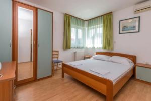 Awesome Apartment in Pakostane With Wifi, Pakoštane