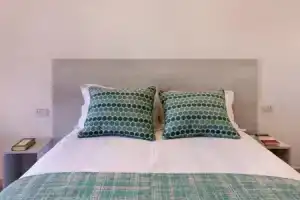 Delle Rose Suites, Мета
