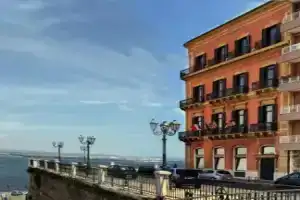 Hotel «Europa», Таранто