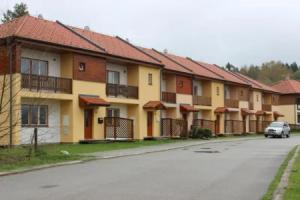 Holiday House - Orange Antik 97 Lipno Home, Липно-над-Влтавой