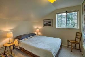 Charming Rockaway Beach House, Walk to Ocean!, Рокуэй-Бич