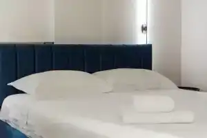 Coastal Pines Studio, Голем
