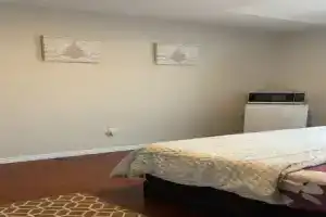 Beautiful Queen Room, Брамптон