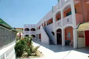 Nicholas Studios, Сами