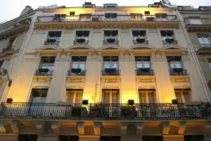 Queens Hotel, Париж