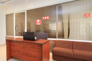 Отель «OYO Flagship 70582 J Puneeth residence and lodging», Бангалор