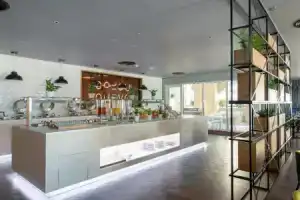 Отель «Premier Inn Dubai Al Jaddaf», Дубай