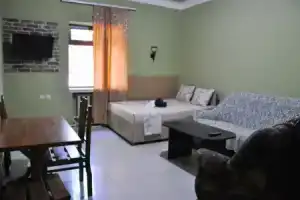 Van Guesthouse, Ереван