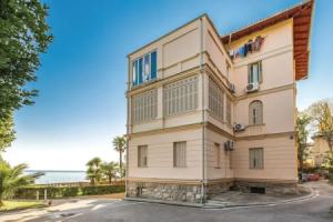 Stunning Home in Lovran With Wifi and 1 Bedrooms, Ловран