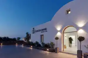 Costa Grand Resort & Spa, Камари