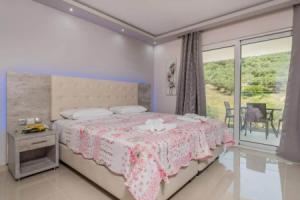 Villa Dionysia Studio S4, Аликанас