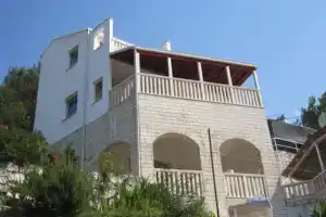 Apartment Mira - beautiful sea view: A1 Daniel  Pucisca, Island Brac, Пучишче
