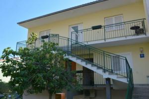 Apartment Zrine - comfortable with a balcony: A1 Makarska, Riviera Makarska, Макарска