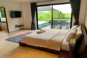 Apartment Villa Sanctuary With Private Pool, Най Харн