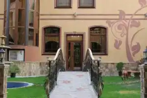 Hotel «Shokhkand», Бустон