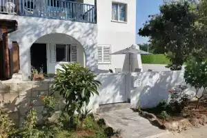 Paphos Gardens Apartment, Пафос