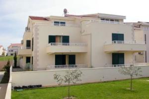 Charming Holiday Home in Dubrovnik With a Balcony, Дубровник